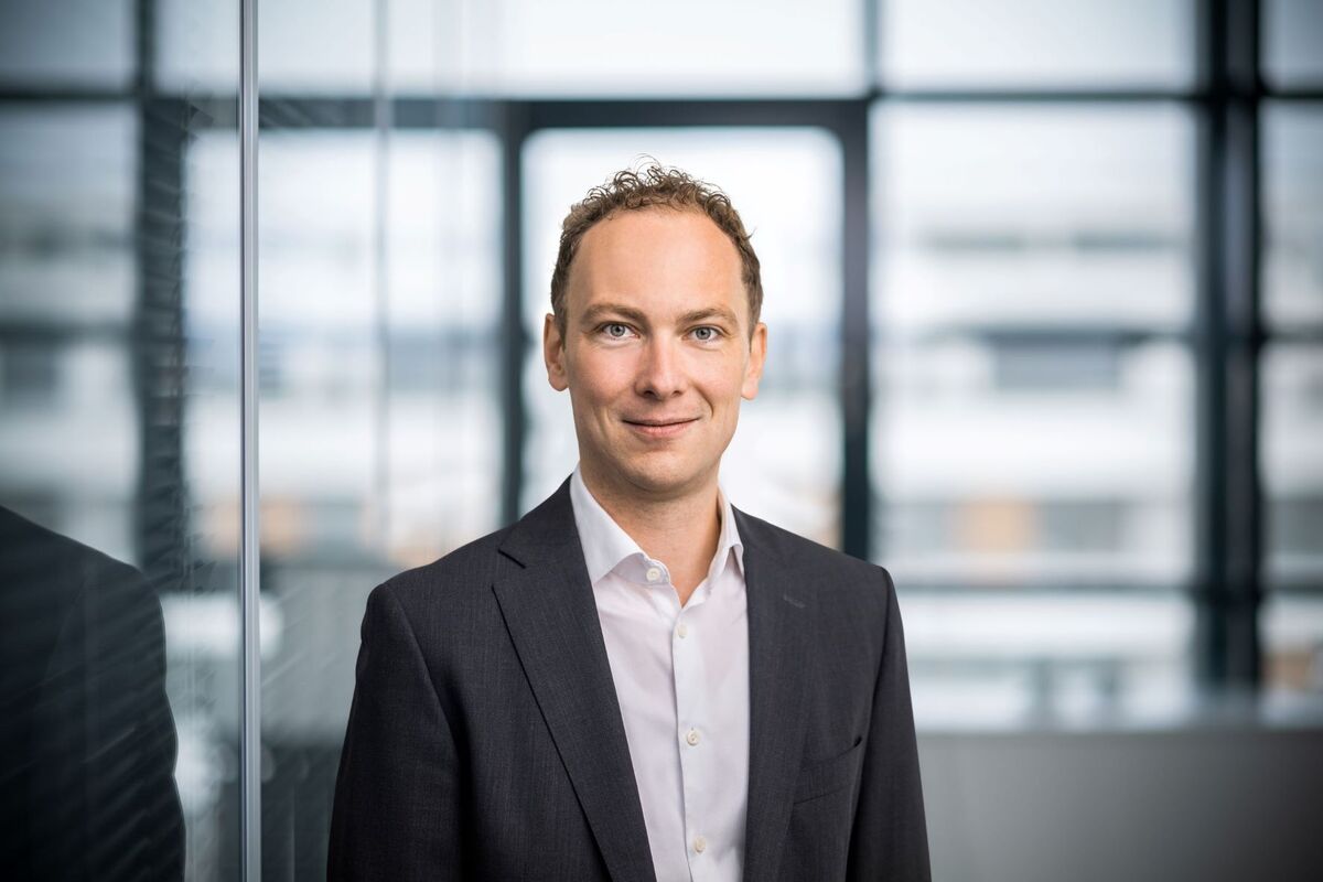 Dr. Tobias Keitel succeeds Uwe Wehnhardt as President & CEO of Voith Hydro and member of the Corporate Board of Management of the Voith Group Dr. Tobias Keitel succeeds Uwe Wehnhardt as President & CEO of Voith Hydro and member of the Corporate Board of Management of the Voith Group