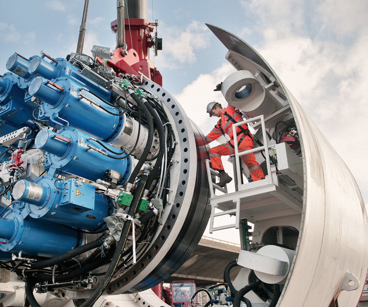 Tunnel boring machine Tunnel boring machine