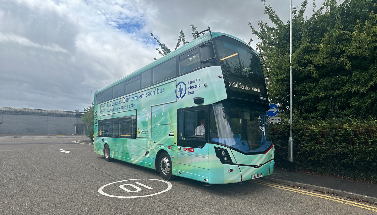 One-thousandth e-bus in London’s TfL fleet, equipped with the Voith Electrical Drive System. One-thousandth e-bus in London’s TfL fleet, equipped with the Voith Electrical Drive System.