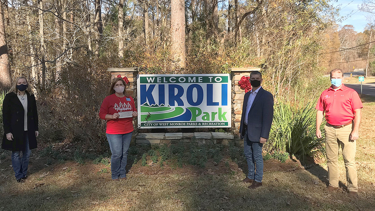 Voith Paper recently presented a $3,000 donation to help pay for the cleanup of Kiroli Park in West Monroe, Louisiana Voith Paper recently presented a $3,000 donation to help pay for the cleanup of Kiroli Park in West Monroe, Louisiana