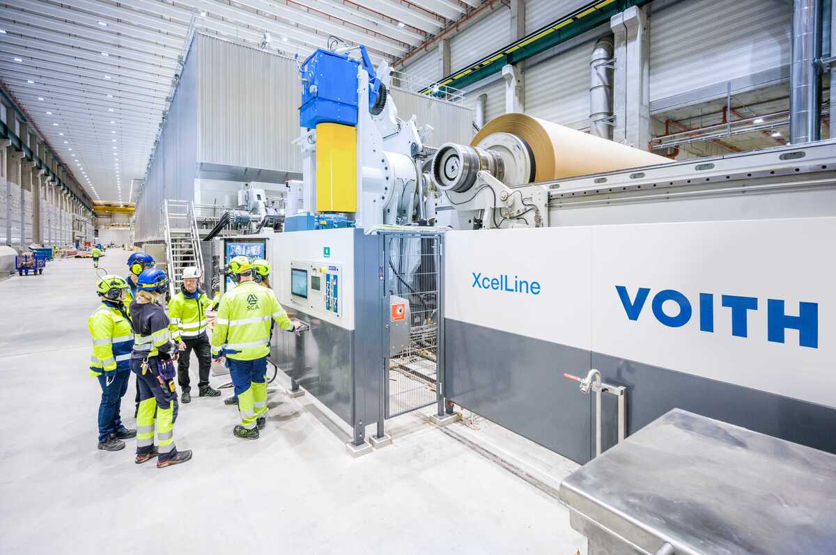 The start-up of SCA’s PM 2 in Obbola, Sweden, was successfully implemented in November 2022, thanks in part to the effective commissioning training provided by Voith’s PapermakingAcademy. The start-up of SCA’s PM 2 in Obbola, Sweden, was successfully implemented in November 2022, thanks in part to the effective commissioning training provided by Voith’s PapermakingAcademy.