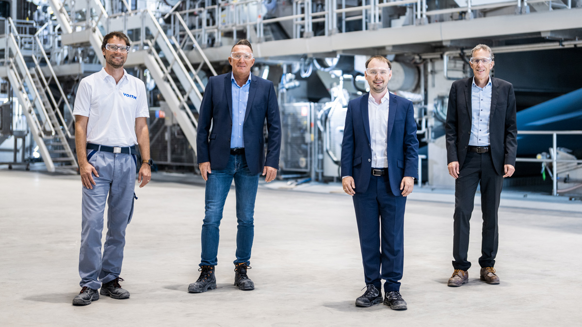 From left to right: René Bauer, Project Manager at Voith Paper; Peter Resvanis, Project Manager at Progroup AG; Maximilian Heindl, Member of the Board and Chief Development Officer at Progroup AG; and Dr. Michael Trefz, President Projects at Voith Paper.