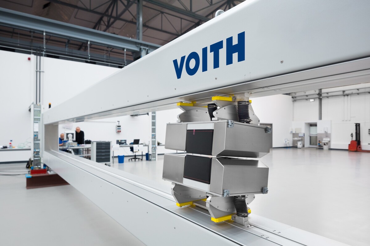 Voith’s OnQuality Quality Control System allows papermakers to meet high paper quality requirements and achieve an increased operational efficiency. Voith’s OnQuality Quality Control System allows papermakers to meet high paper quality requirements and achieve an increased operational efficiency.