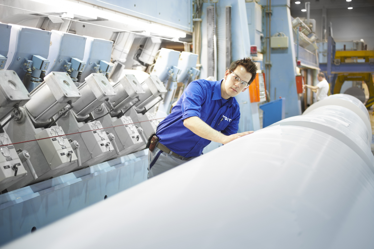 With a unique service offering and FastFormat, a new product for automatic format changes, Voith increases winder performance. With a unique service offering and FastFormat, a new product for automatic format changes, Voith increases winder performance.
