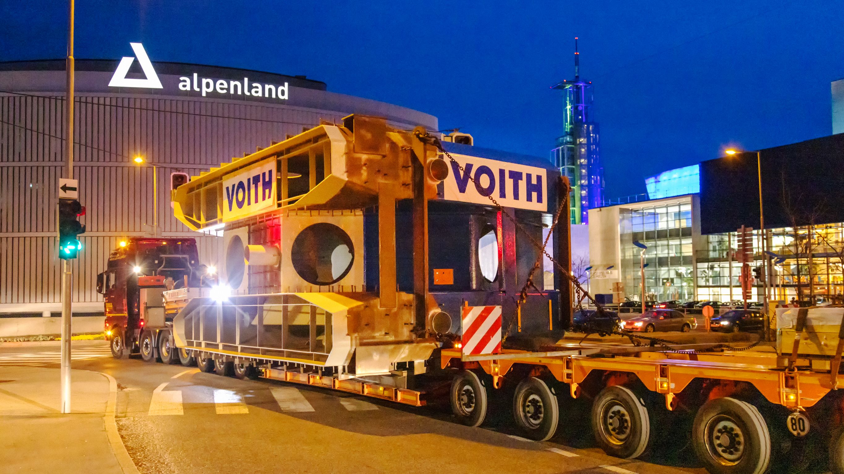 Special transport of the 6.5m wide turbine housing from St. Poelten to the Ziller Valley in Tyrol