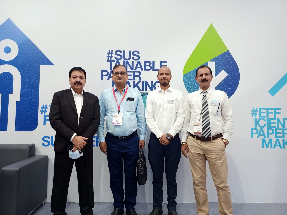 F.l.t.r.: Praveen Batra (Head of Sales & Services FRS, Voith India), Devesh K. Singhal (Technical Director, Chandpur Enterprises Ltd.), Gaurav Singh (Senior Executive, Sales & Services FRS, Voith India) and Harsh Bakshi (Deputy Manager, Sales & Services FRS, Voith India). F.l.t.r.: Praveen Batra (Head of Sales & Services FRS, Voith India), Devesh K. Singhal (Technical Director, Chandpur Enterprises Ltd.), Gaurav Singh (Senior Executive, Sales & Services FRS, Voith India) and Harsh Bakshi (Deputy Manager, Sales & Services FRS, Voith India).